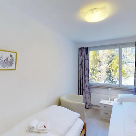 Apartment Skyline 107 *